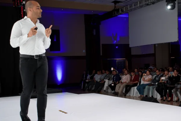 Andrés Moreno, conferencista para eventos corporativos sobre Neurociencia Aplicada