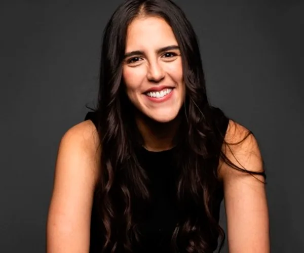 Alejandra María Ortega, conferencista para eventos corporativos sobre Comunicación Efectiva