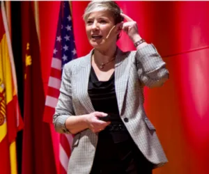 Inma Ríos, conferencista para eventos corporativos sobre Desarrollo de Equipos